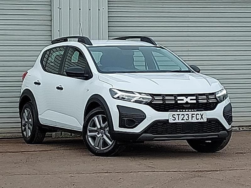 Used Dacia Sandero Essentiel 91 HP (66 kW) 2023 White Hatchback