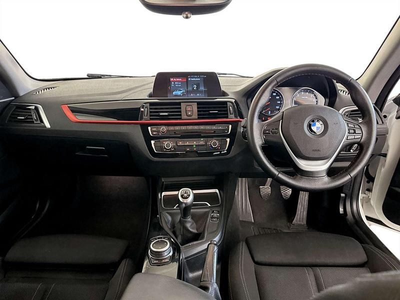 Used BMW 118 Sport Line 136 HP (100 kW) 2018 White Hatchback