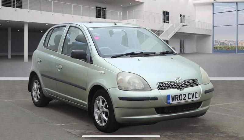 Used Toyota Yaris 86 HP (63 kW) 2002 Green Hatchback
