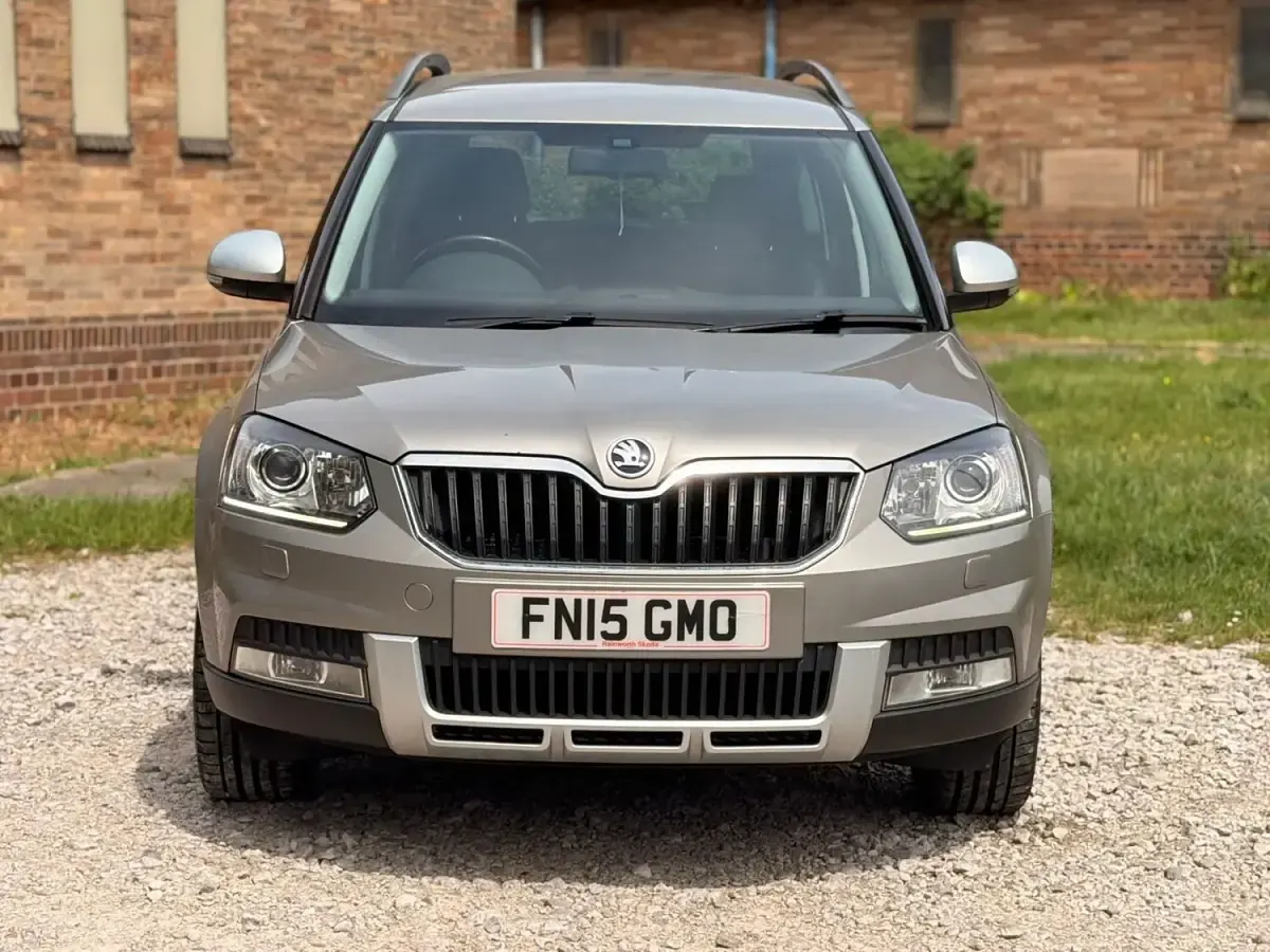 Used Skoda Yeti Elegance 105 HP (77 kW) 2015 Beige SUV
