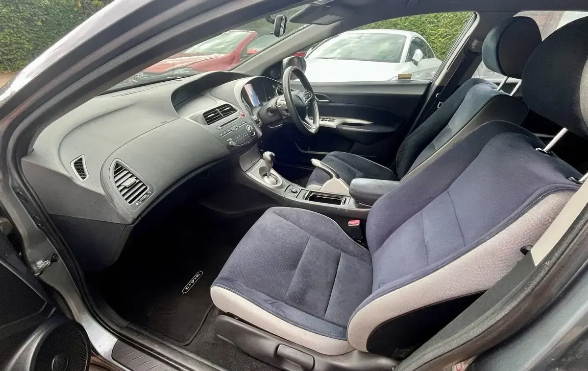 Used Honda Civic SE 140 HP (102 kW) 2006 Grey Hatchback