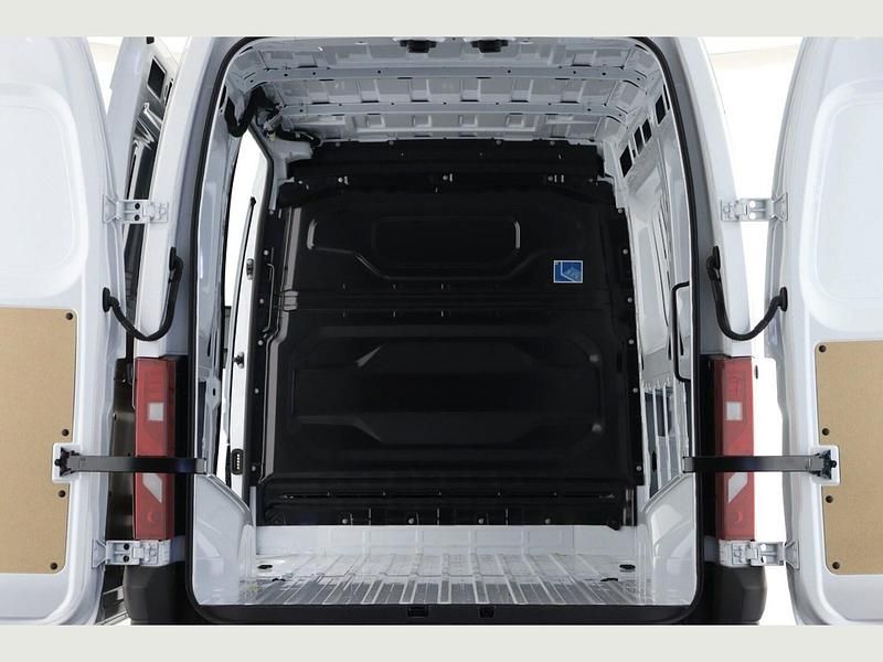 New Renault Master 2025 White Van