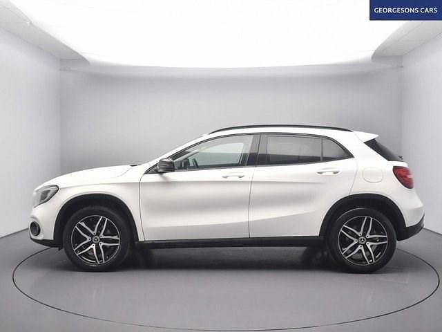 Used Mercedes GLA180 Urban 122 HP (89 kW) 2019 White SUV