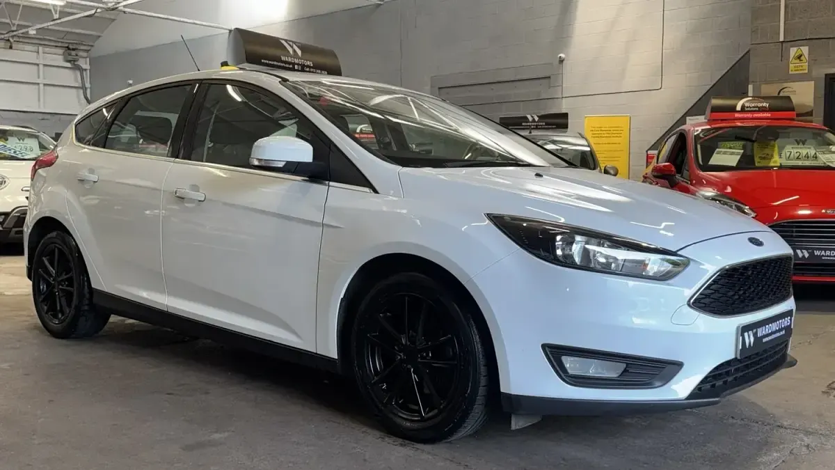 Used Ford Focus Zetec 2015 White Hatchback