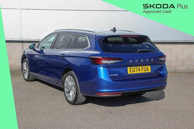 Usado Skoda Superb SE L 147 CV (108 kW) 2024 Azul Familiar