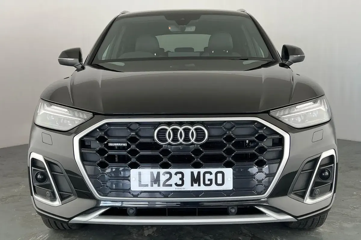 Used Audi Q5 S-Line 204 HP (150 kW) 2023 Mythos black SUV