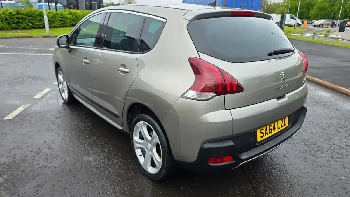 Usado Peugeot 3008 Allure 2015 Gris Familiar
