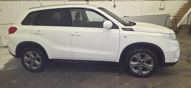 Used Suzuki Vitara SZ-T 120 HP (88 kW) 2018 White Hatchback