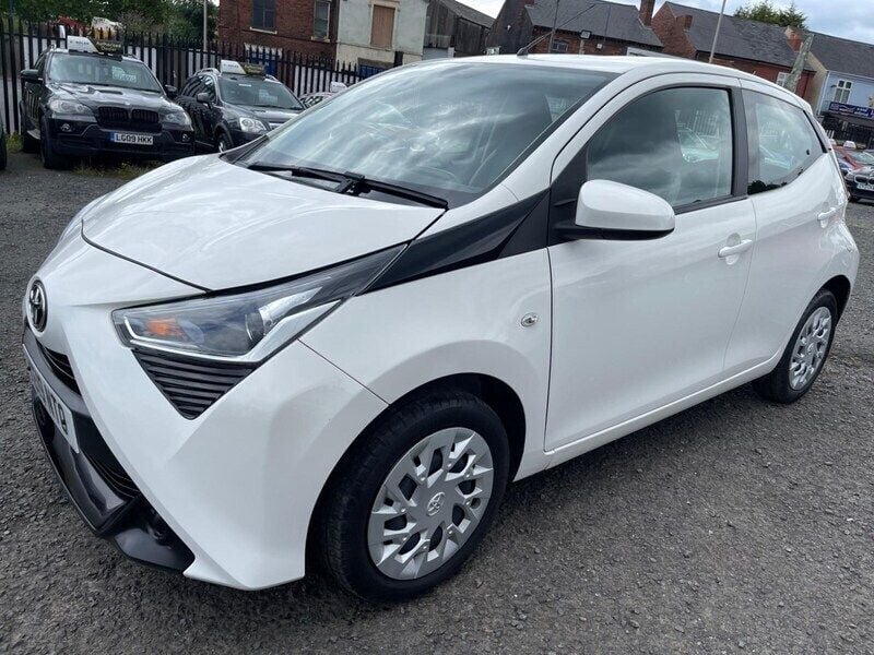 White Used 2019 Toyota Aygo X-play Hatchback | £8,495 (Super price) - Image 1/4