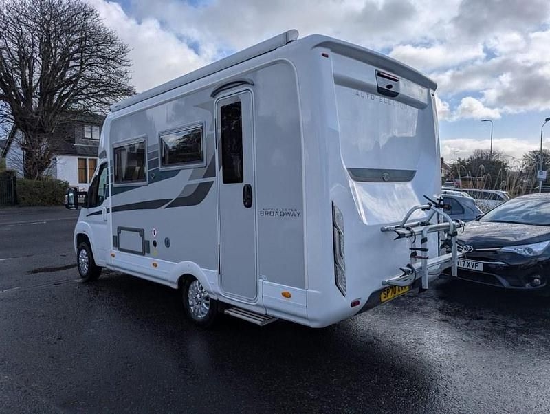 Używany Peugeot Boxer 2021 Biały Van