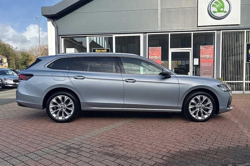 Used Skoda Superb SE L 150 HP (110 kW) 2024 Pebble silver metallic Estate