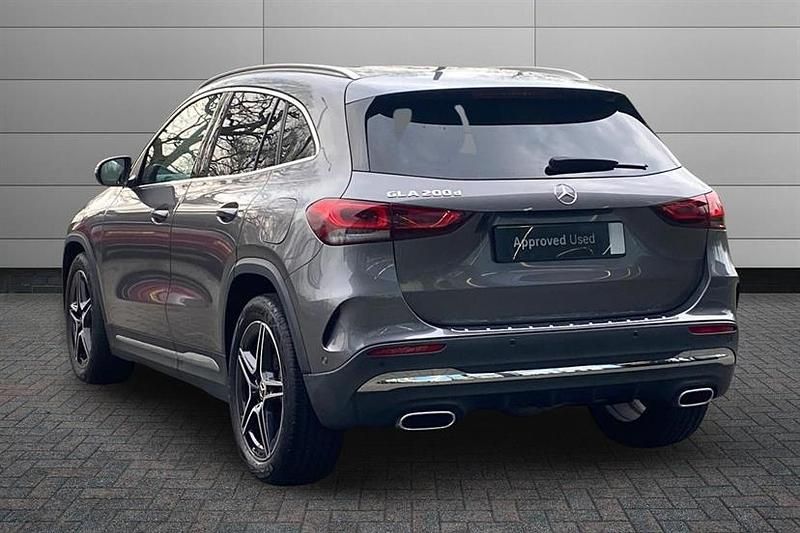 Used Mercedes GLA200 Executive 150 HP (110 kW) 2023 Mountain grey SUV