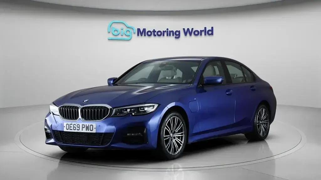 Used BMW 330e M Sport 292 HP (214 kW) 2019 Blue Sedan