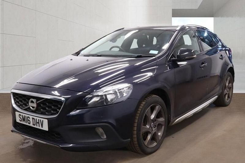Used Volvo V40 CC SE 120 HP (88 kW) 2016 Estate