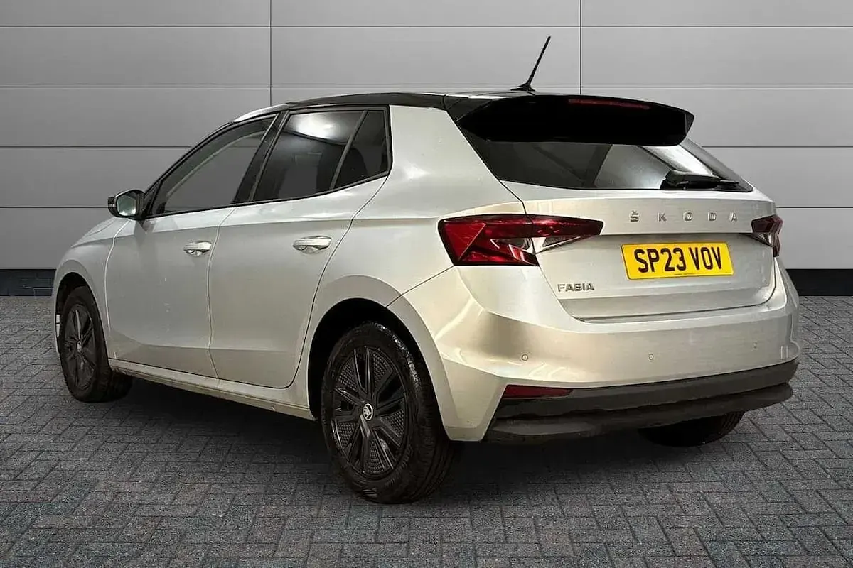 Used Skoda Fabia Colour Edition 94 HP (69 kW) 2023 Brilliant silver metallic body / black magic pearl effect roof Hatchback