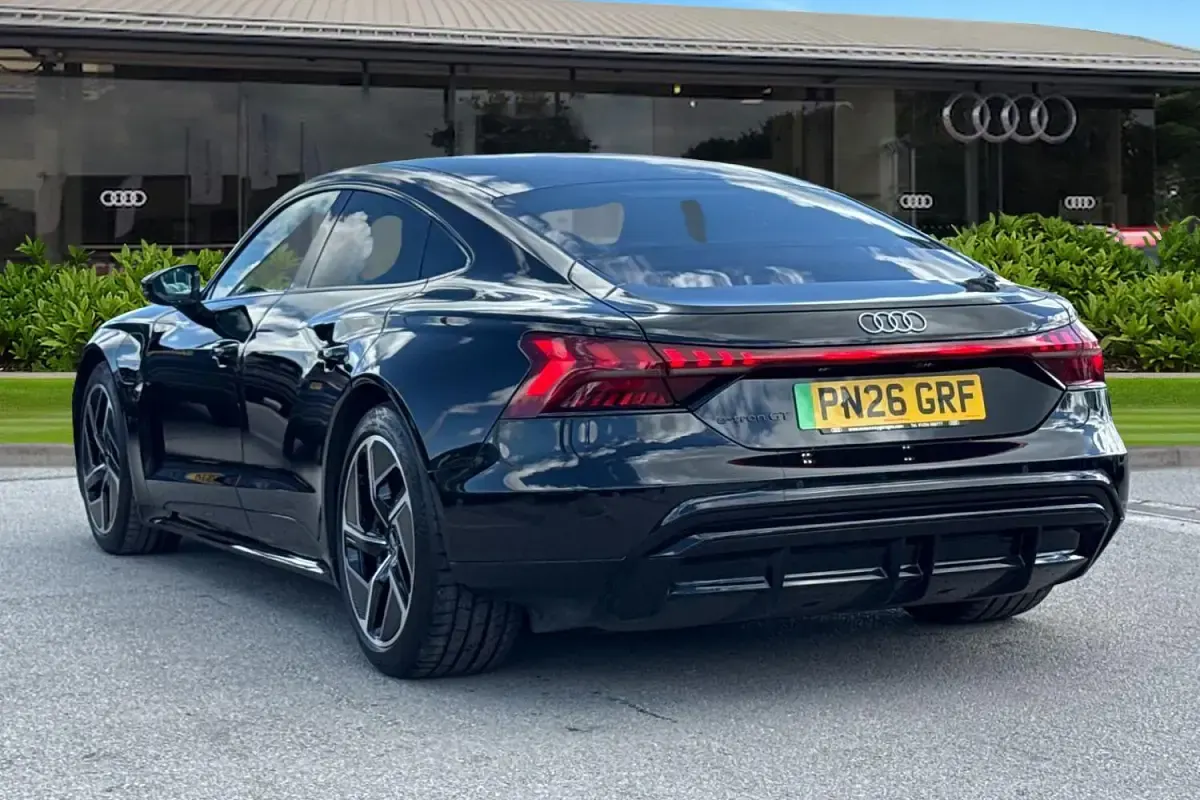 New Audi e-tron GT quattro Comfort 369 kW (503 HP) 2026 Black Sedan