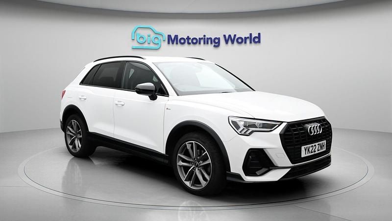 Used Audi Q3 Black Edition 148 HP (108 kW) 2022 White SUV