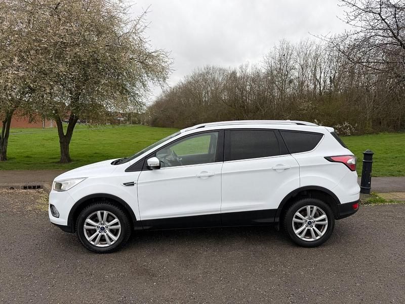 Used Ford Kuga Zetec 150 HP (110 kW) 2017 White SUV
