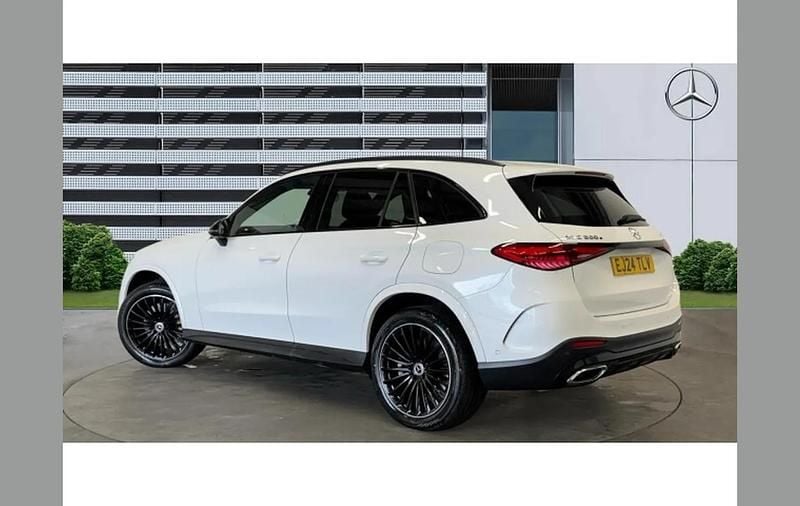 Used Mercedes GLC300e Urban 308 HP (226 kW) 2024 White SUV