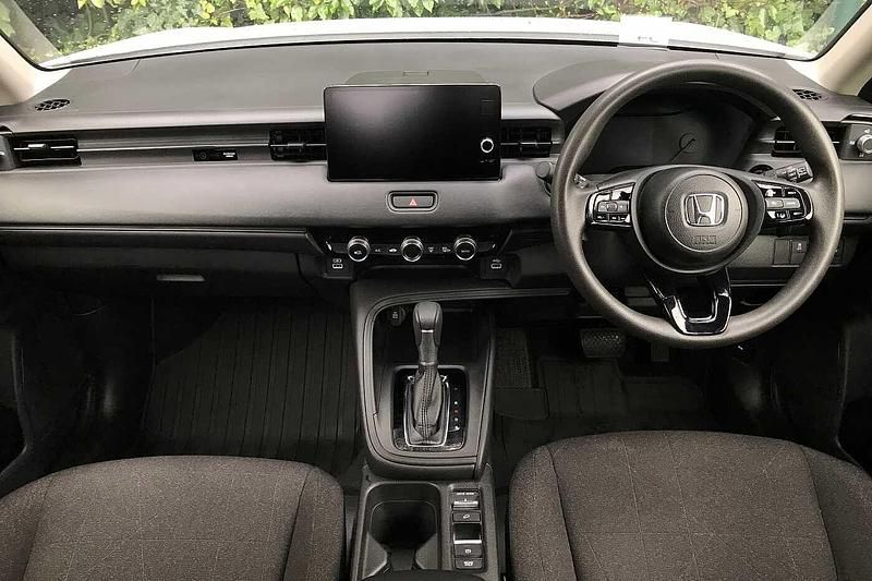 Used Honda HR-V Elegance 131 HP (96 kW) 2023 Platinum white SUV