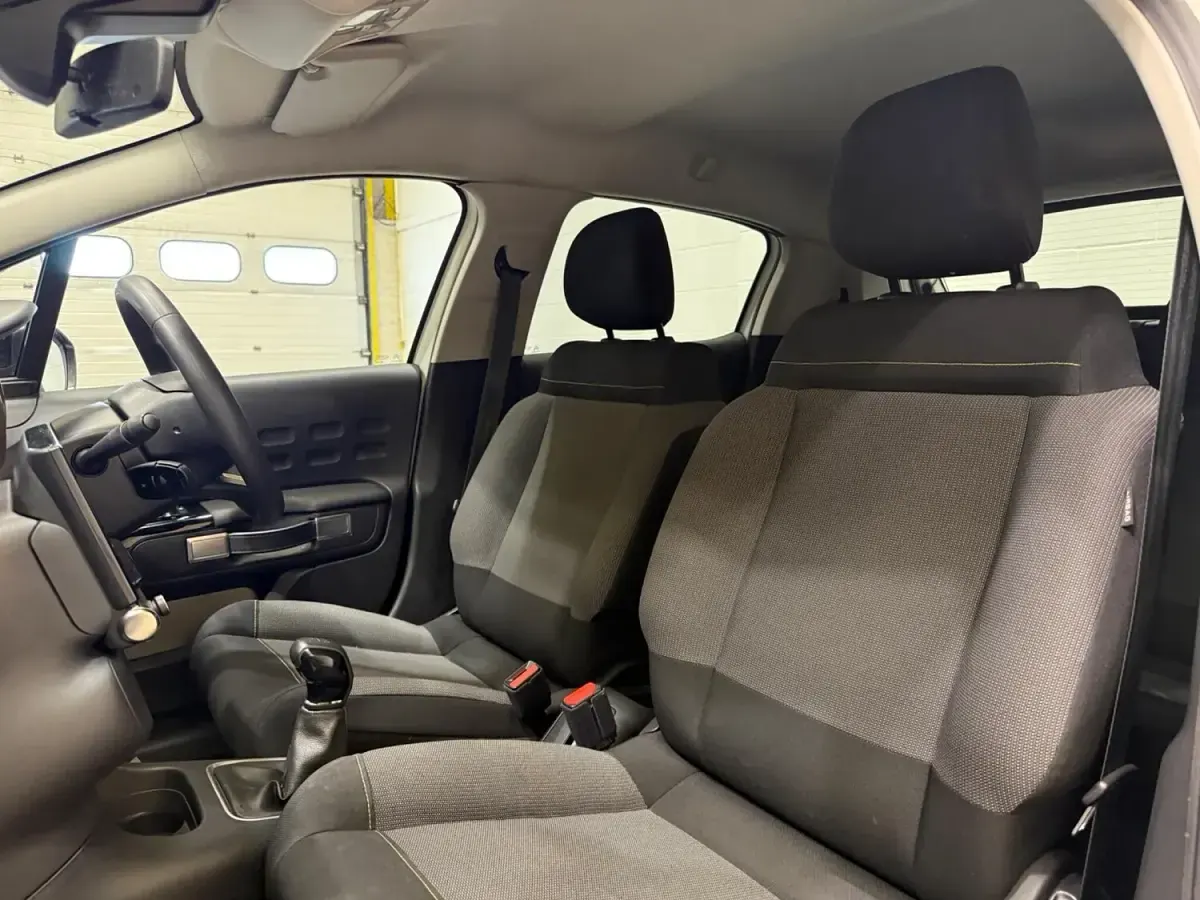 Used Citroën C3 PureTech 82 HP (60 kW) 2023 White Hatchback