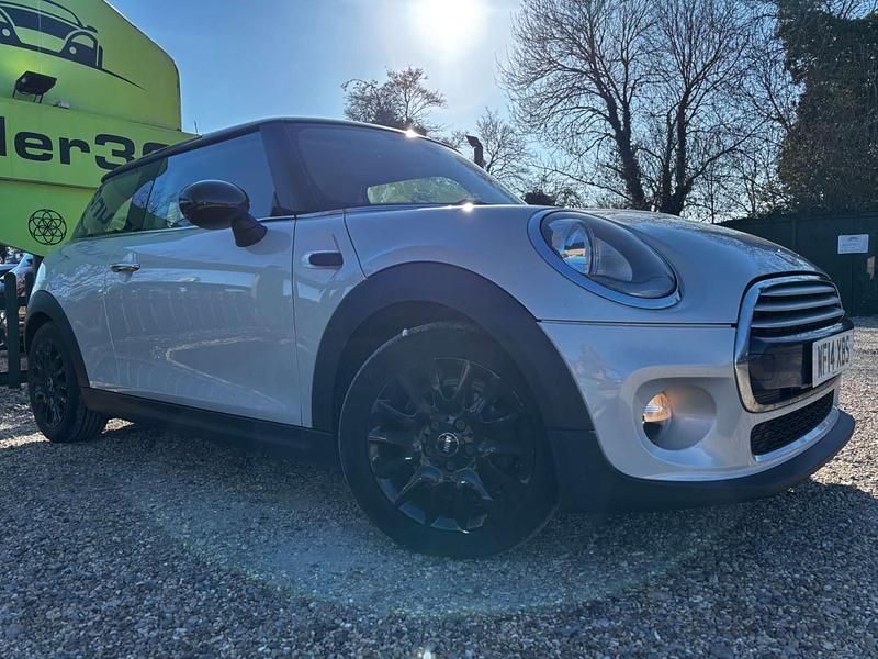 Begagnad Mini Cooper Hatch 2014 Silver Halvkombi