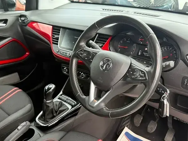 Used Vauxhall Crossland GS Line 82 HP (60 kW) 2022 White SUV
