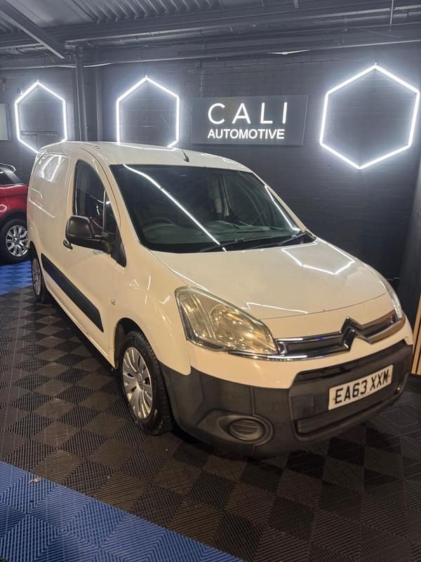 Used Citroën Berlingo 75 HP (55 kW) 2013 White MPV