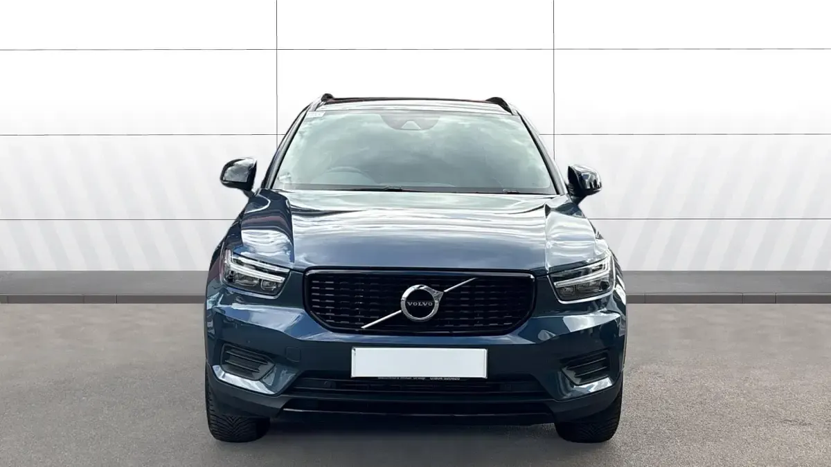 Used Volvo XC40 R-Design 163 HP (119 kW) 2022 Blue SUV