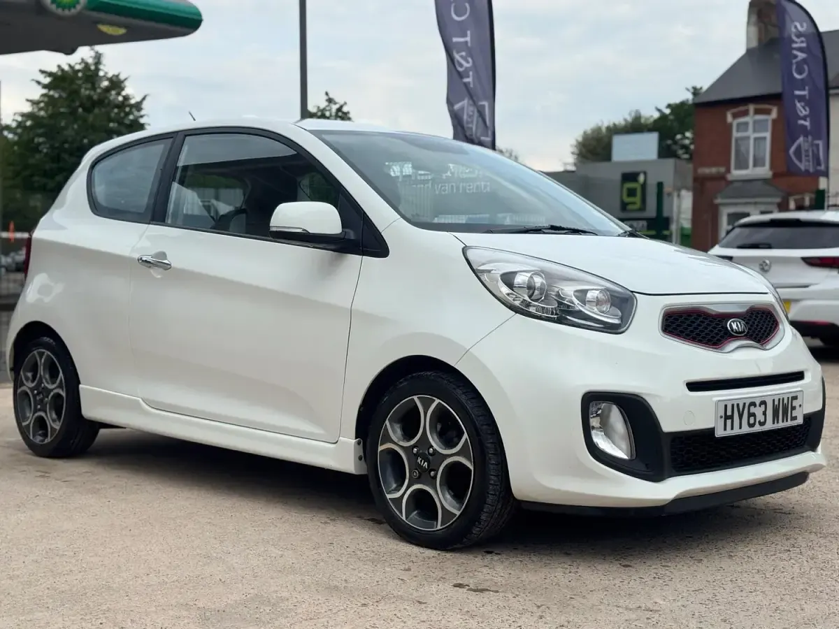 Used Kia Picanto 84 HP (61 kW) 2013 White Hatchback