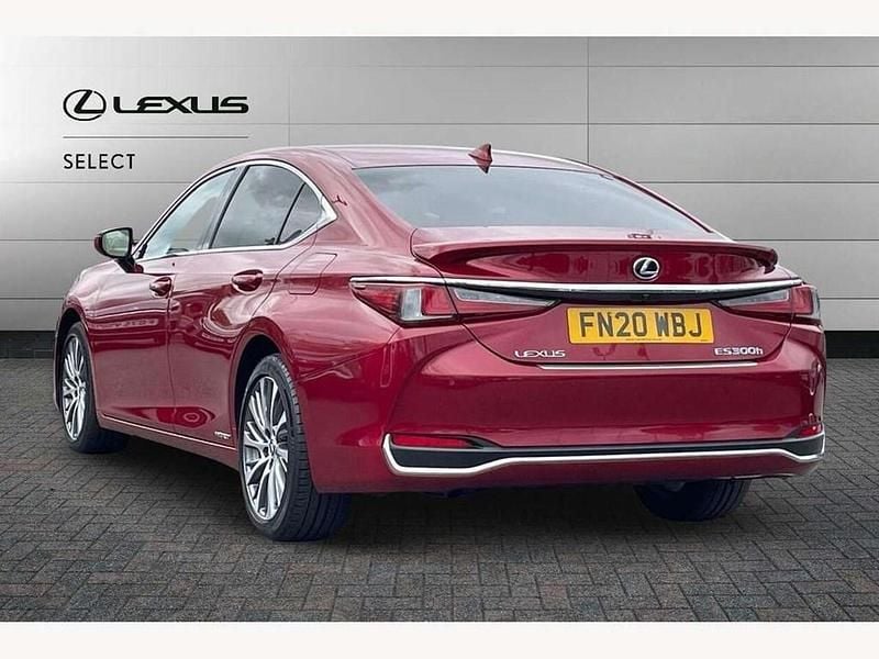 Used Lexus ES300H 218 HP (160 kW) 2020 Mesa red Sedan