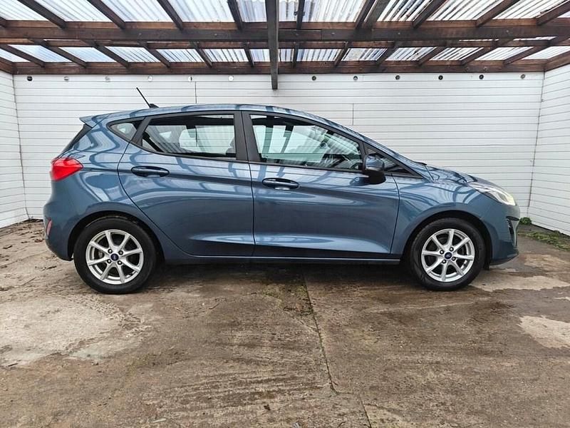 Used Ford Fiesta Zetec 100 HP (73 kW) 2019 Blue Hatchback