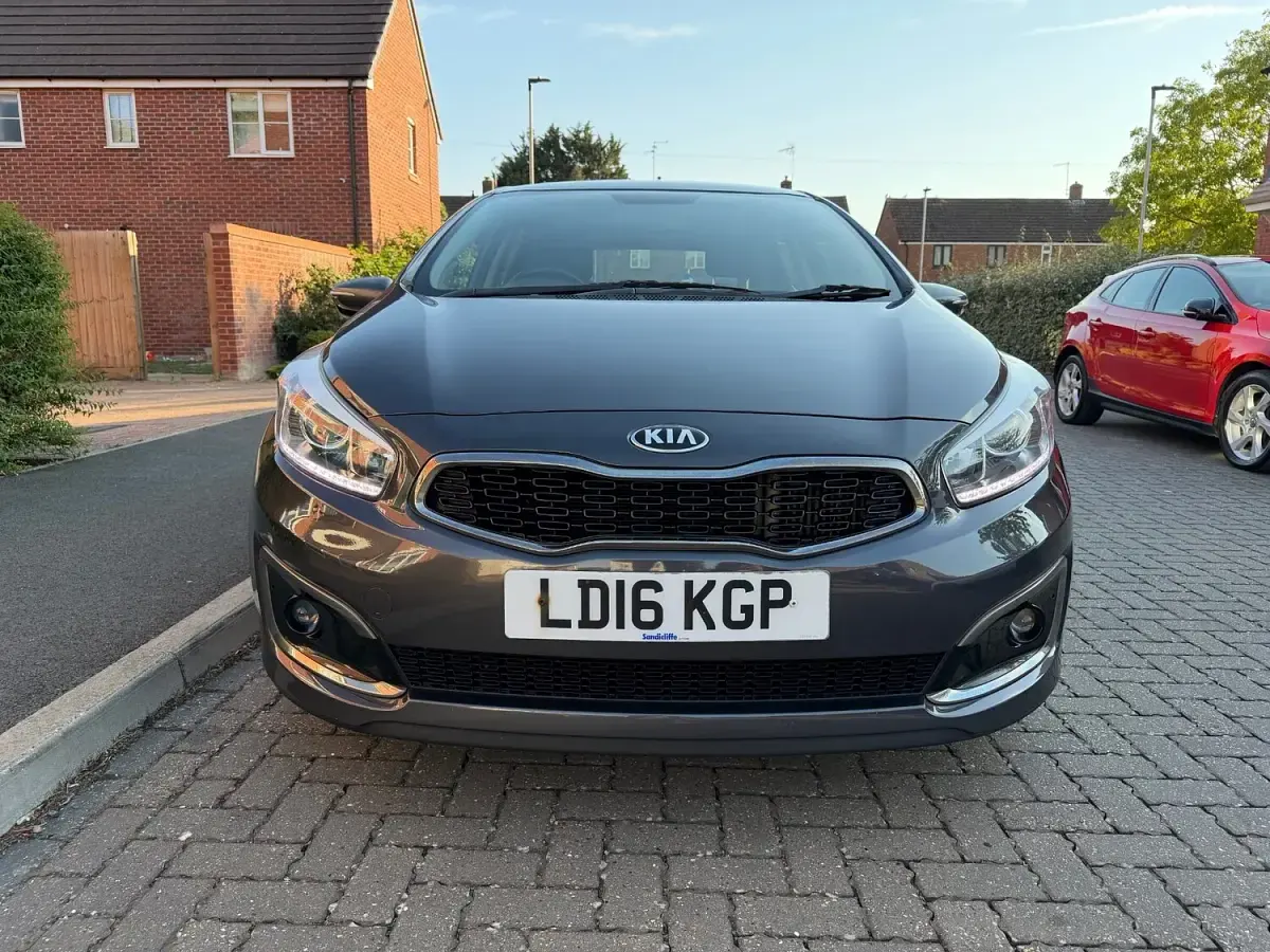 Used Kia Ceed 2016 Silver Hatchback