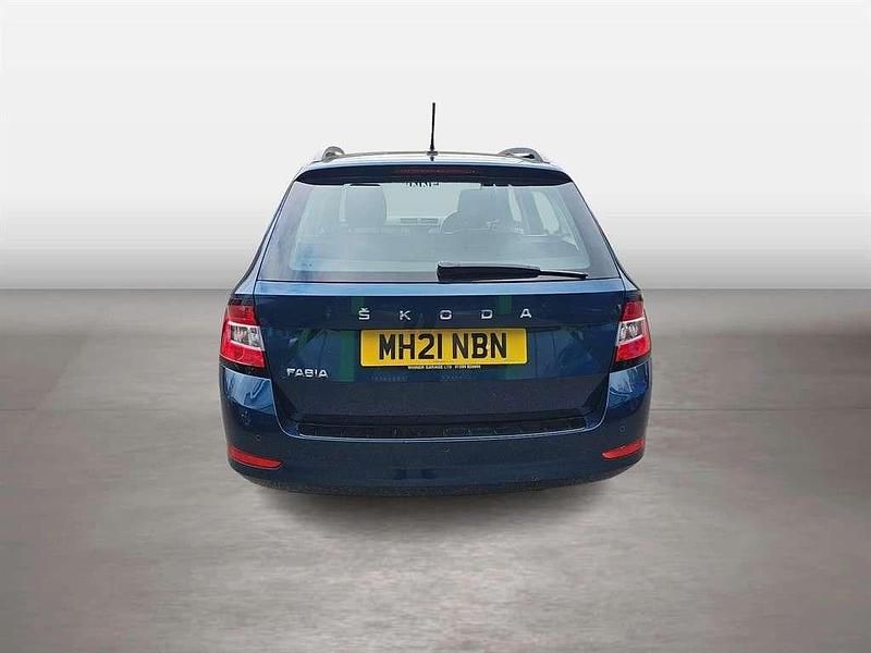 Used Skoda Fabia SE 95 HP (69 kW) 2021 Blue Estate