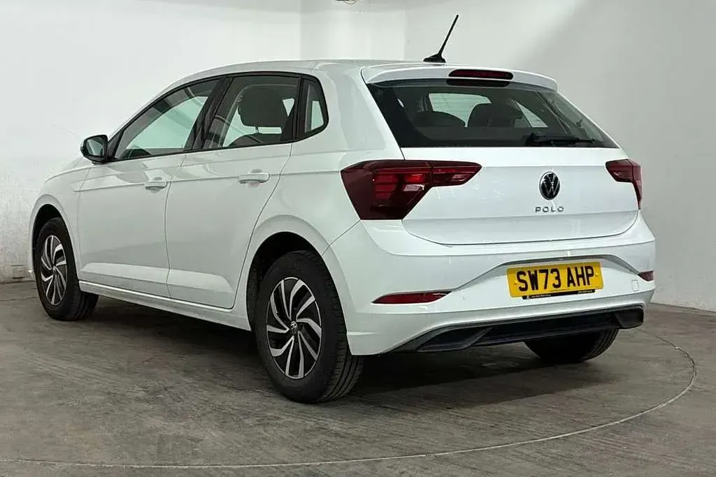 Used VW Polo Life 80 HP (58 kW) 2023 White Hatchback