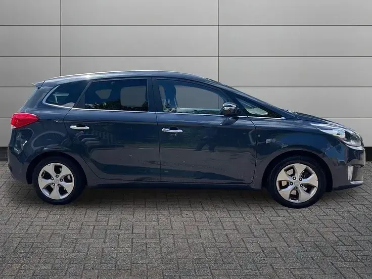 Used Kia Carens 135 HP (99 kW) 2017 Blue MPV