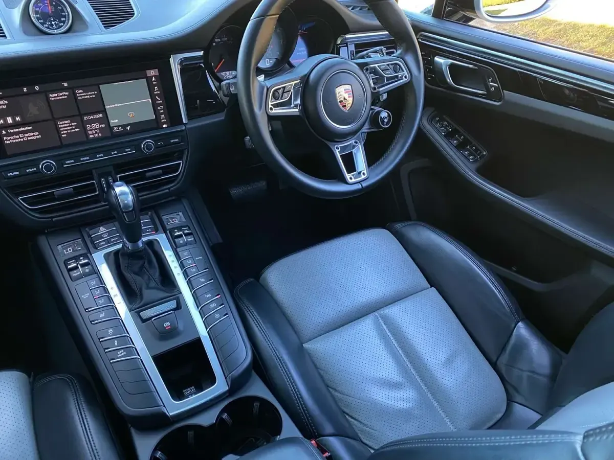 Used Porsche Macan 354 HP (260 kW) 2019 Silver SUV