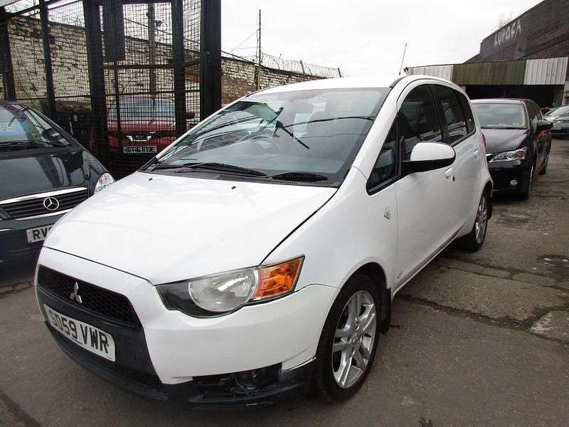 Used Mitsubishi Colt 95 HP (69 kW) 2009 White Hatchback