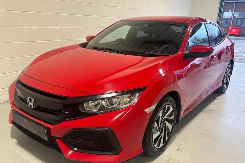 Used Honda Civic SE 129 HP (94 kW) 2017 Red Hatchback