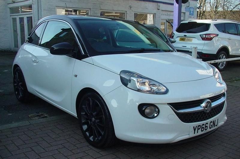 Used Vauxhall Adam Glam 70 HP (51 kW) 2016 White Hatchback