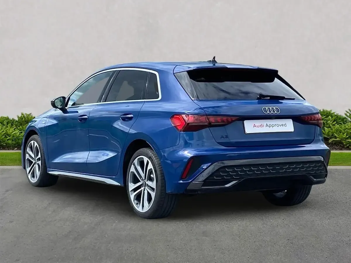 Used Audi A3 Sportback S-Line 204 HP (150 kW) 2026 Blue Hatchback
