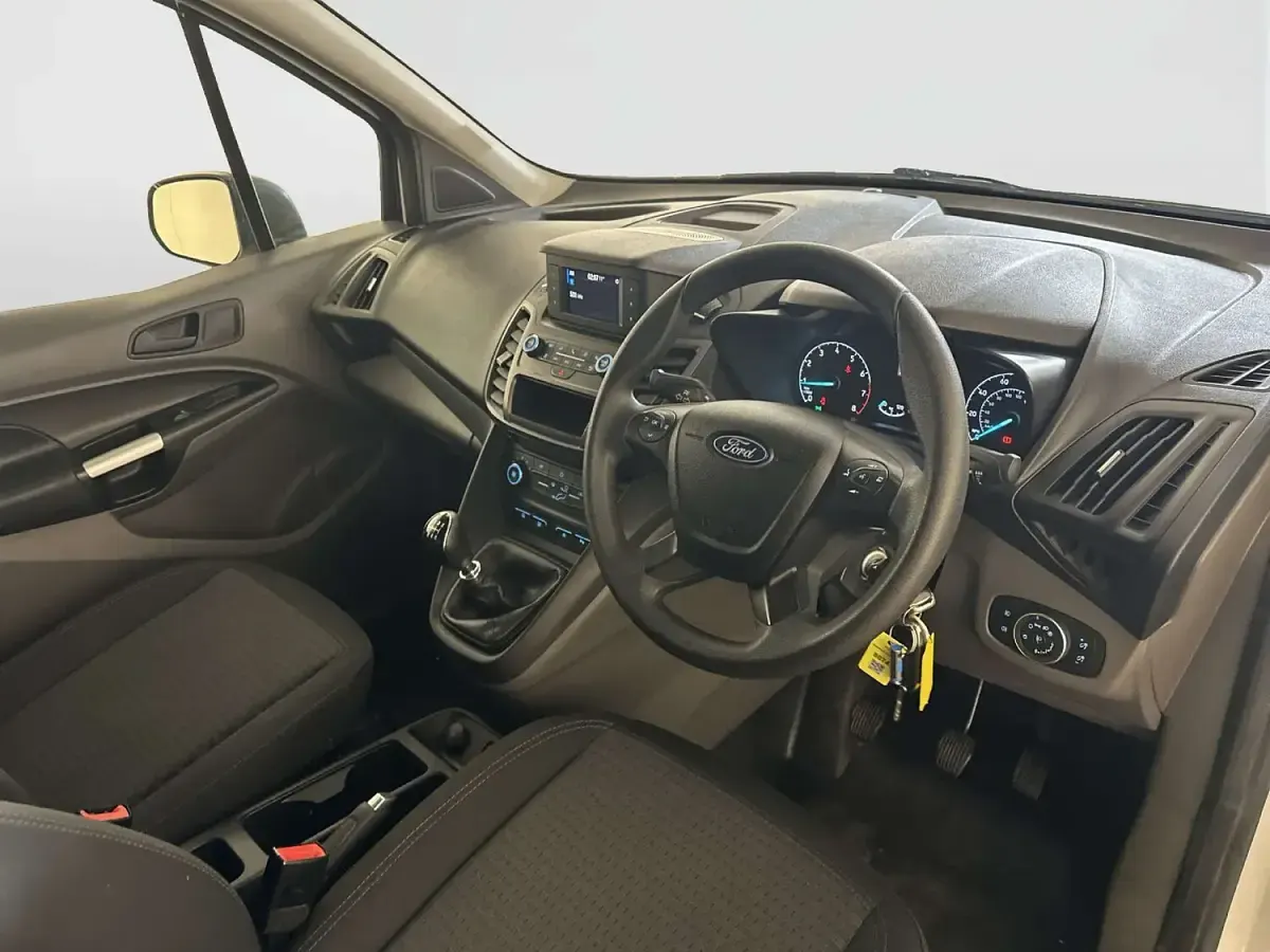 Used Ford Transit Connect Trend 100 HP (73 kW) 2022 White MPV