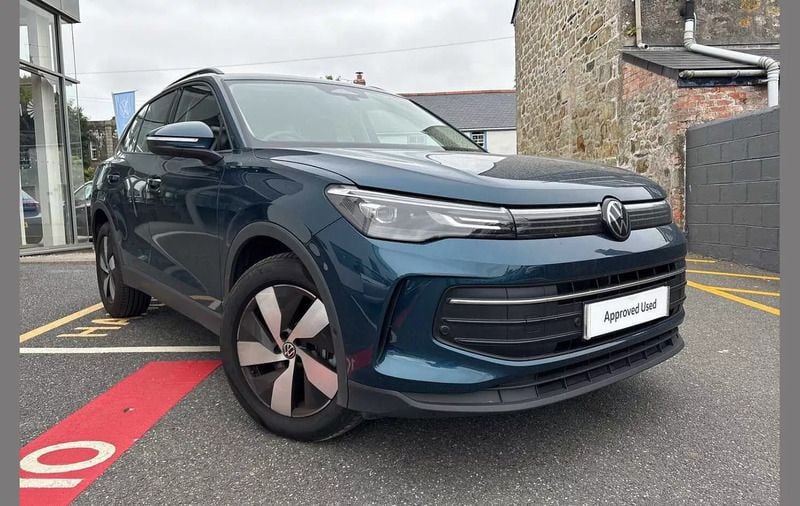 Blue Used 2025 VW Tiguan Life SUV | £34,295 (Fair price) - Image 1/4