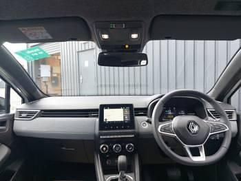 Używany Renault Clio V Techno 143 KM (105 kW) 2024 Biały Hatchback