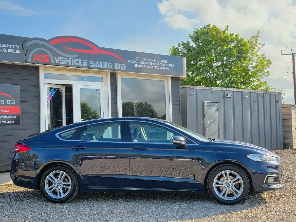 Begagnad Ford Mondeo Zetec 150 HK (110 kW) 2019 Blå Halvkombi