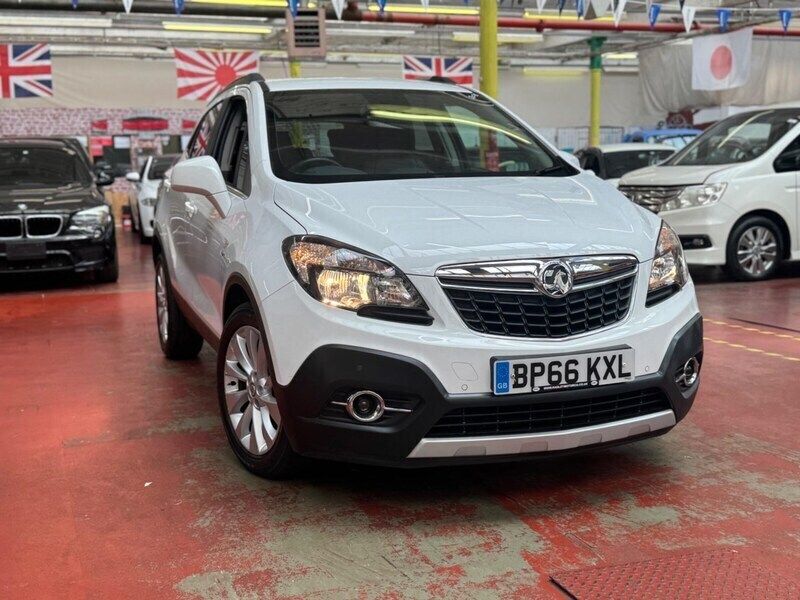 White Used 2017 Vauxhall Mokka SUV | £7,795 (Fair price) - Image 1/4