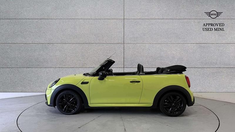 Begagnad Mini Cooper Sport 134 HK (98 kW) 2023 Gul Halvkombi