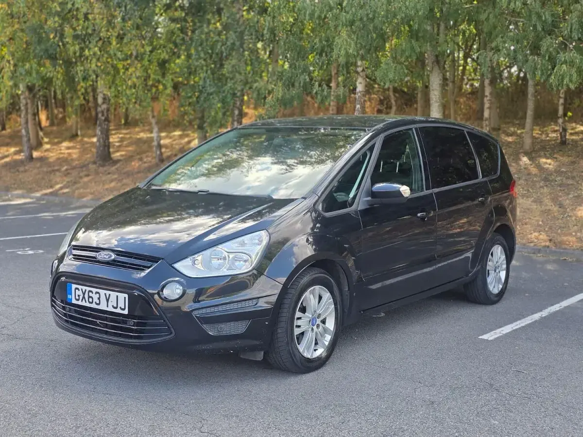 Used Ford S-MAX Zetec 2013 Black MPV