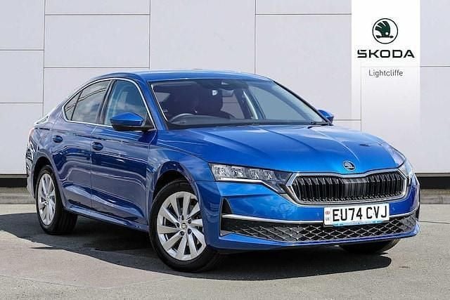 Race blue metallic Used 2024 Skoda Octavia SE L Hatchback | £26,460 - Image 1/4