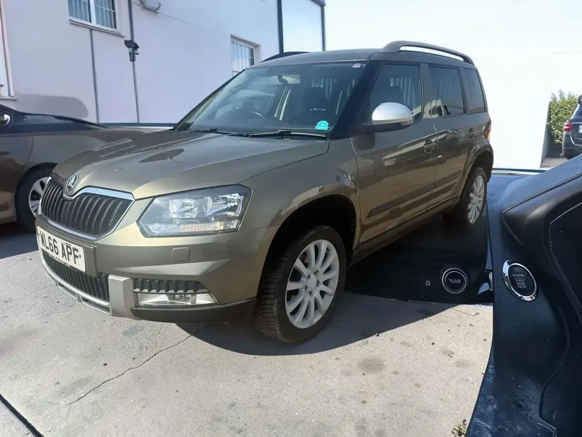 Used Skoda Yeti SE 110 HP (80 kW) 2017 Green SUV